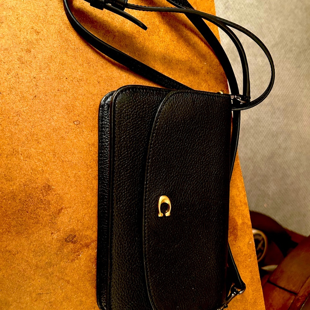 Selling my bag perfect condition 
I’ve used it 5 timeses  time to
Sell